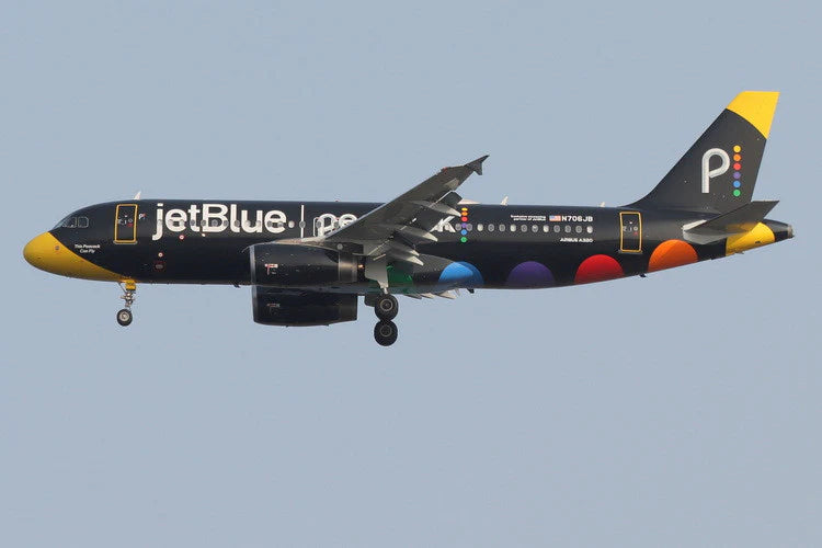 Phoenix Models 1:400 jetBlue Airbus A320 "Peacock" N706JB 04573