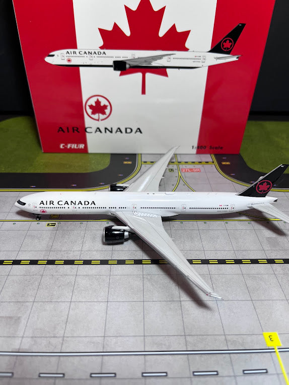 Phoenix Models 1:400 Air Canada Boeing 777-300 C-FIUR 04618