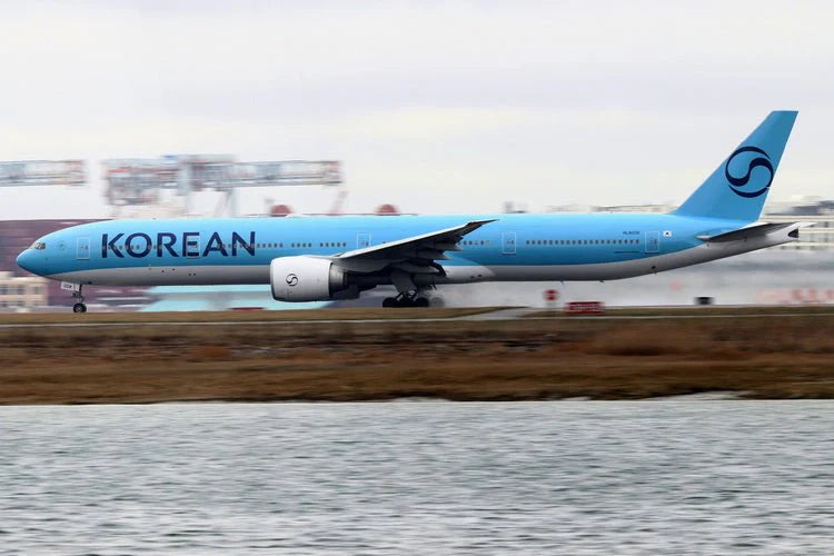 Phoenix Models 1:400 Korean Air Boeing 777-300 HL8008 04651