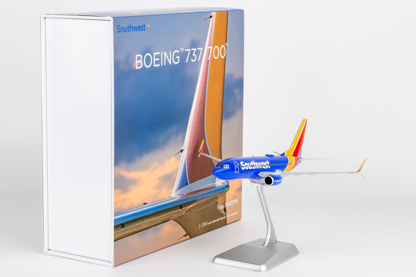 NG Models 1:200 Southwest Airlines Boeing 737-700 (scimitar) N922WN 05022