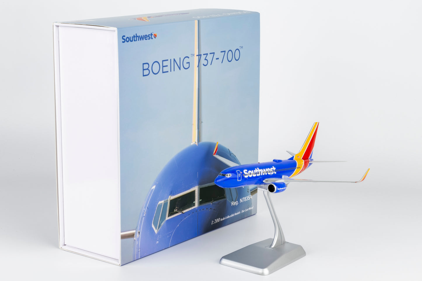 NG Models 1:200 Southwest Airlines Boeing 737-700 N7835A 05023