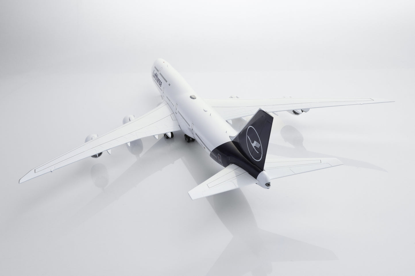 Pre-Order SQ Wings 1:200 Lufthansa Boeing 747-8 D-ABYA L2054