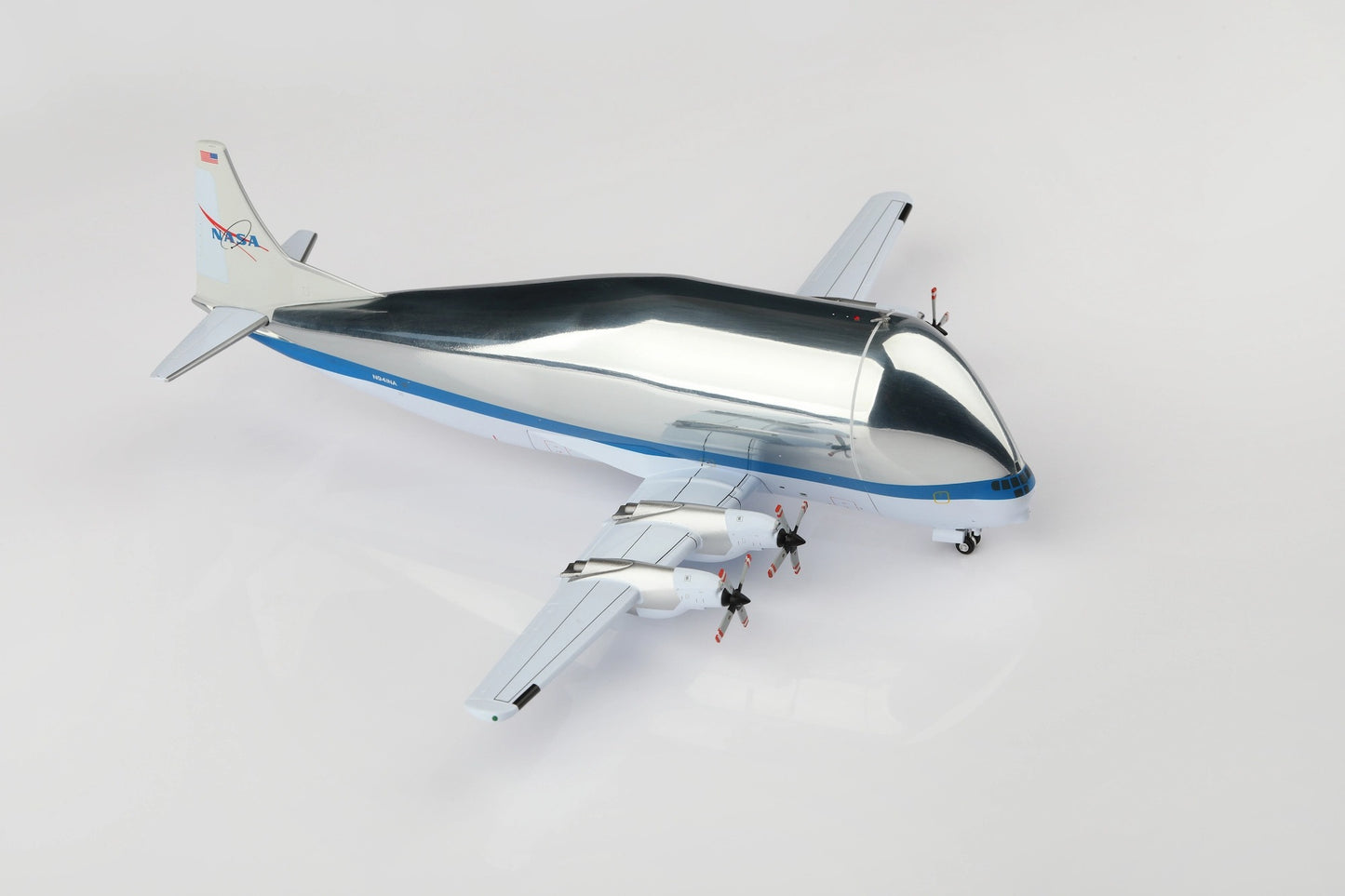 Pre-Order SQ Wings 1:200 NASA Boeing 377SGT N941NA "Super Guppy" L2057