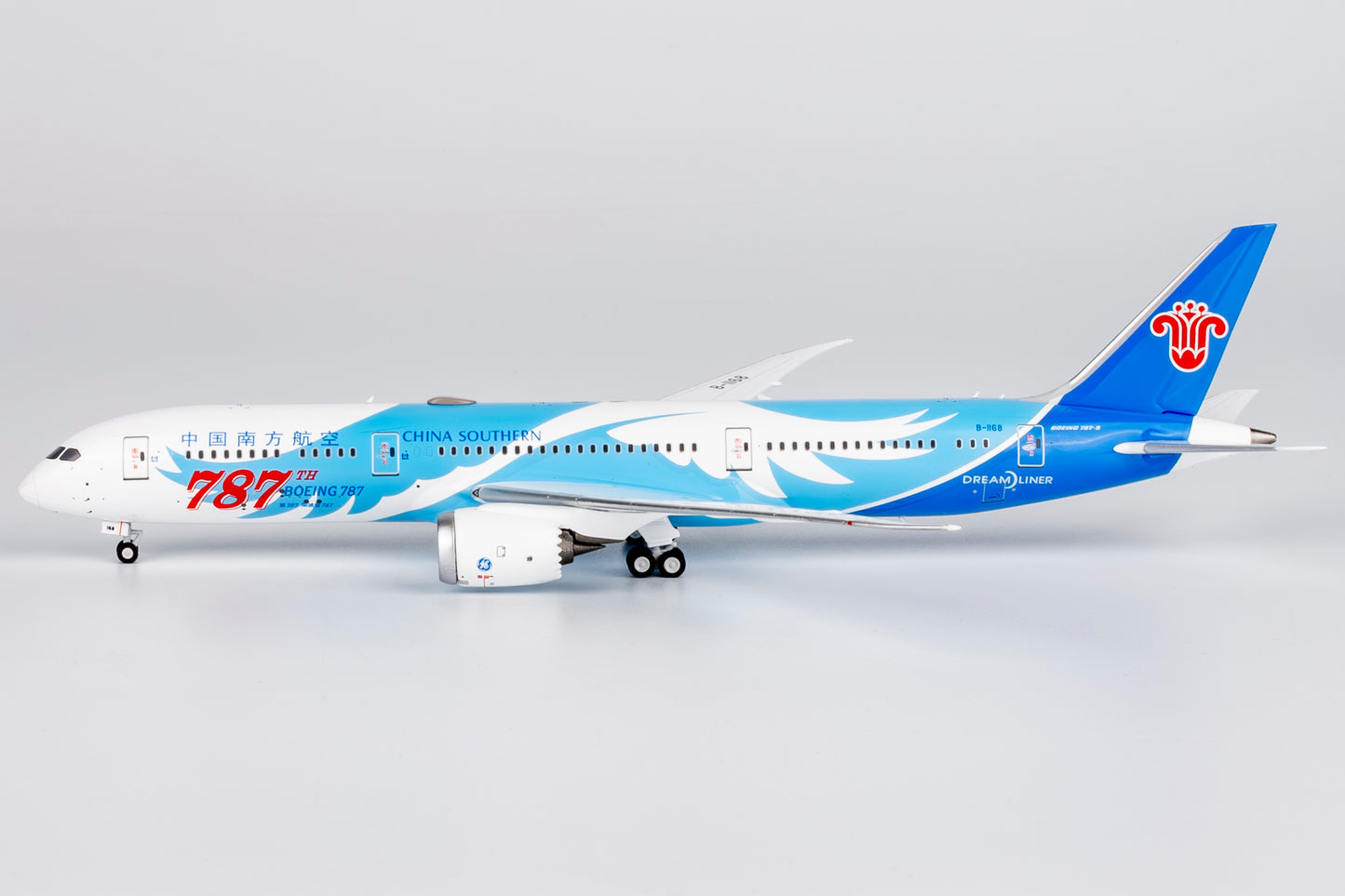 NG Models 1:400 China Southern Boeing 787-9 "787th 787" B-1168 24063