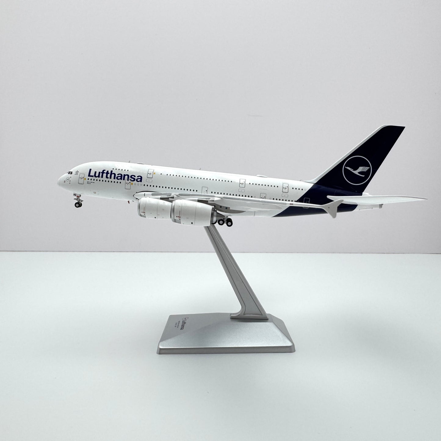 Pre-Order YY Wings 1:400 Lufthansa Airbus A380 D-AIMB "New Livery"