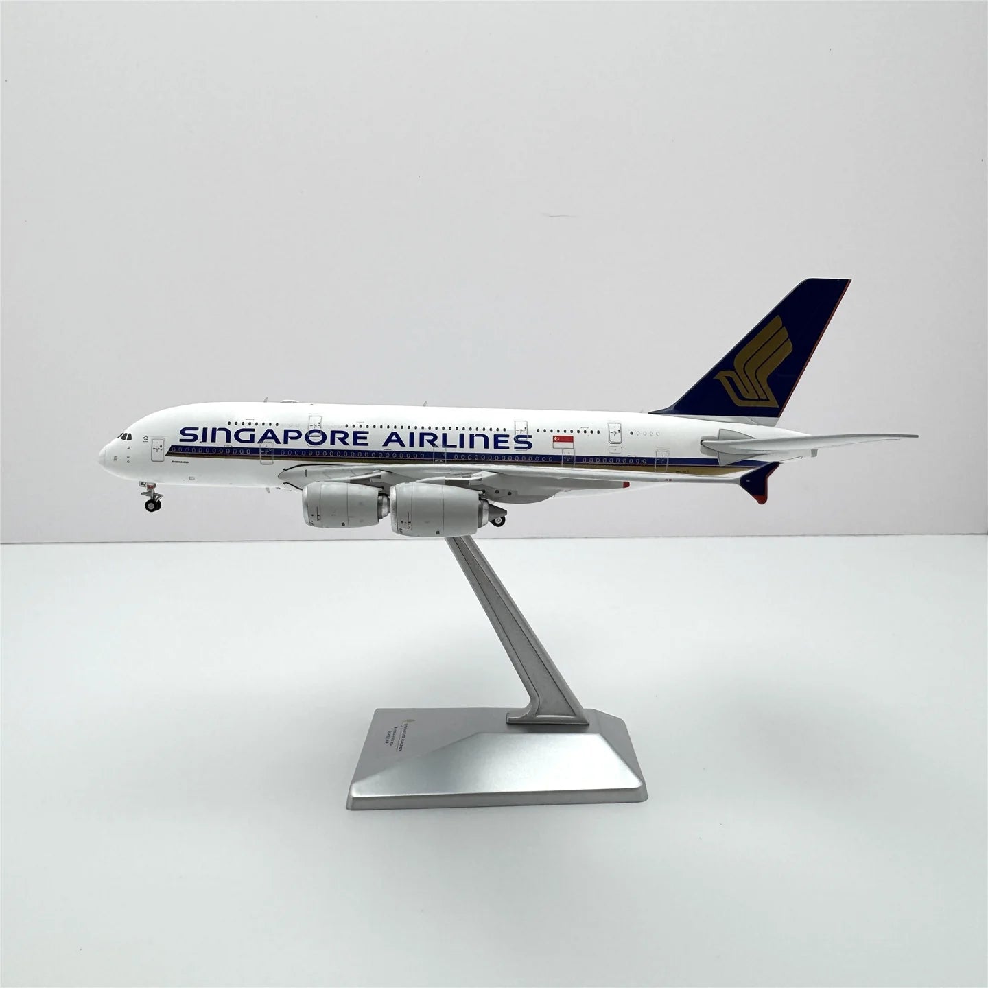 *Imperfect* YY Wings 1:400 Singapore Airlines Airbus A380 9V-SKJ Flaps Down YY38003F