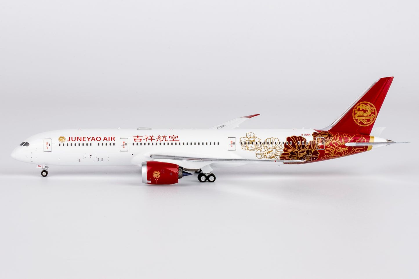 NG Models 1:400 Juneyao Airlines Boeing 787-9 "Blossoming China" B-226M 55146