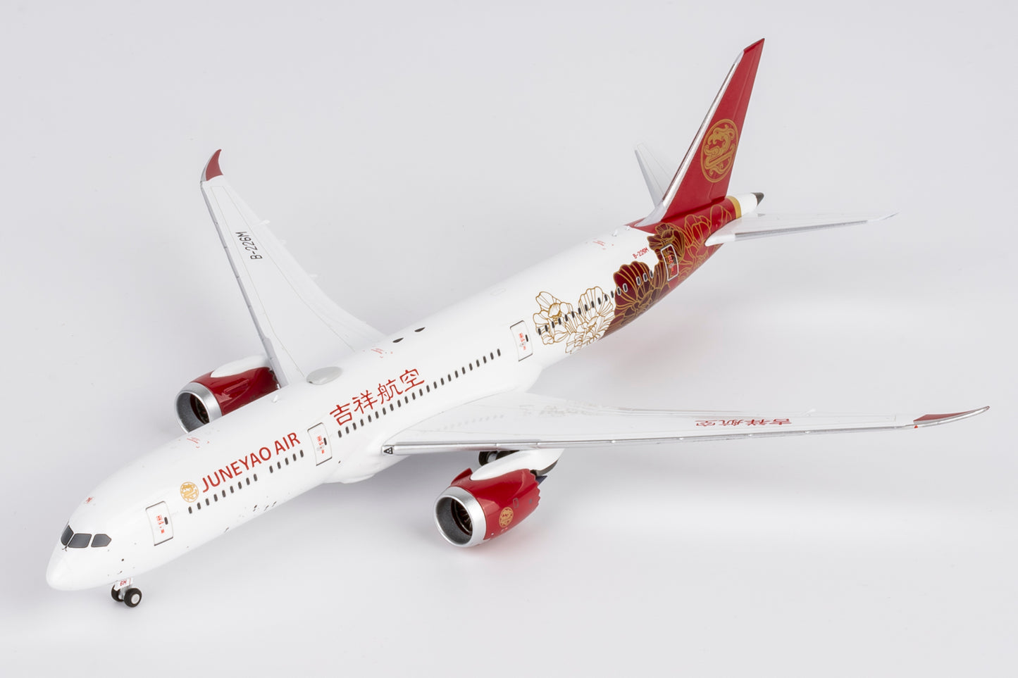 NG Models 1:400 Juneyao Airlines Boeing 787-9 "Blossoming China" B-226M 55146