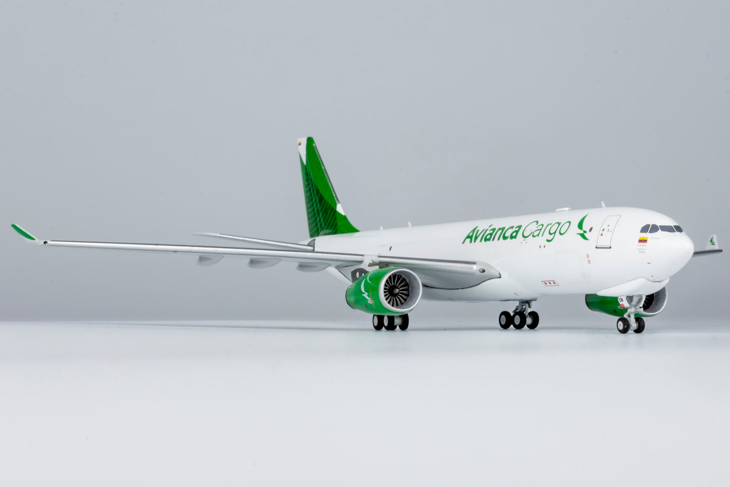 NG Models 1:400 Avianca Cargo Airbus A330-200F Green livery N331QT NG 61071
