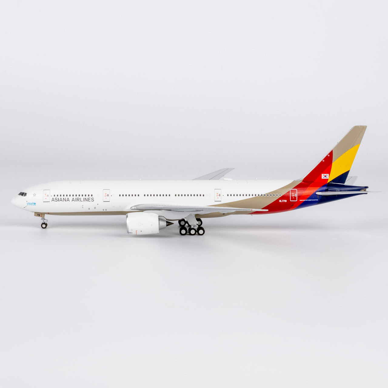 NG Models 1:400 Asiana Airlines Boeing 777-200 "revised livery" HL7791 NG 72066