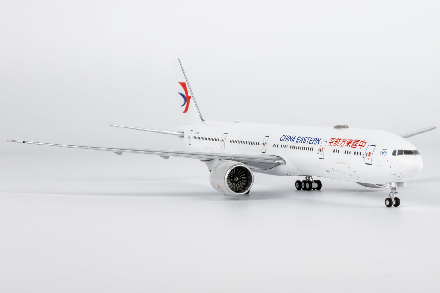 NG Models 1:400 China Eastern Boeing 777-300ER B-7881 73078