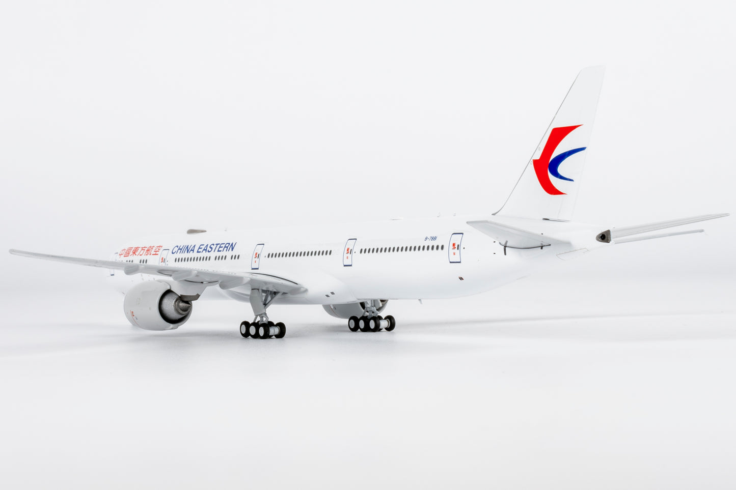 NG Models 1:400 China Eastern Boeing 777-300ER B-7881 73078
