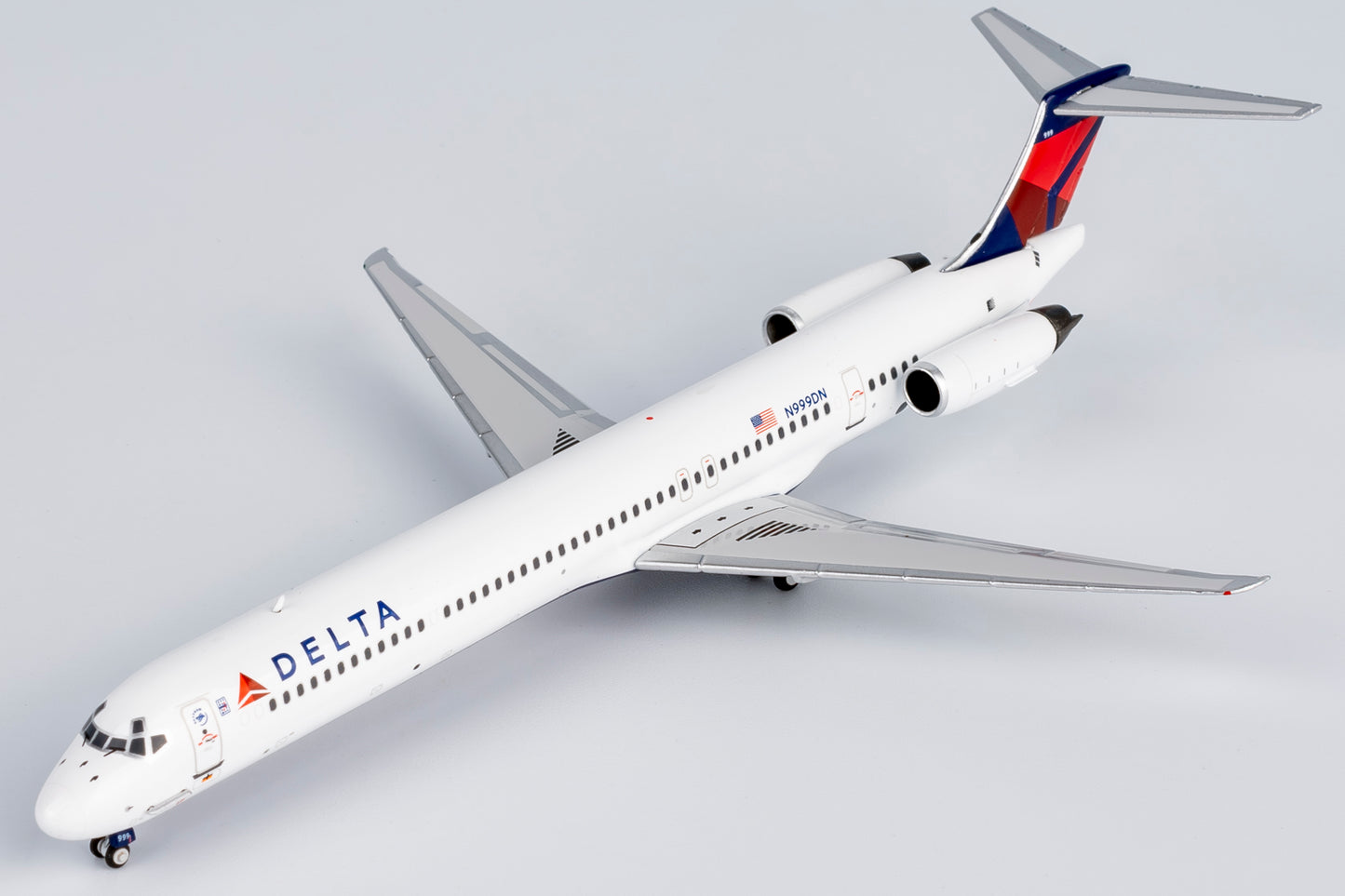 NG Models 1:400 Delta Air Lines McDonnell Douglas MD-88 N999DN NG 83012