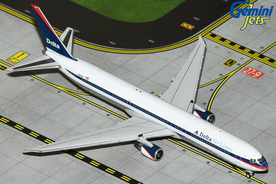 Gemini Jets 1:400 Delta Air Lines Boeing 767-400ER N826MH "Interim Livery" GJDAL2151