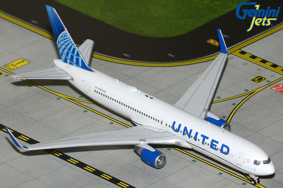 カミユ GeminiJets 1:400 United Airlines Boeing 767-300ER N670UA GJUAL2227