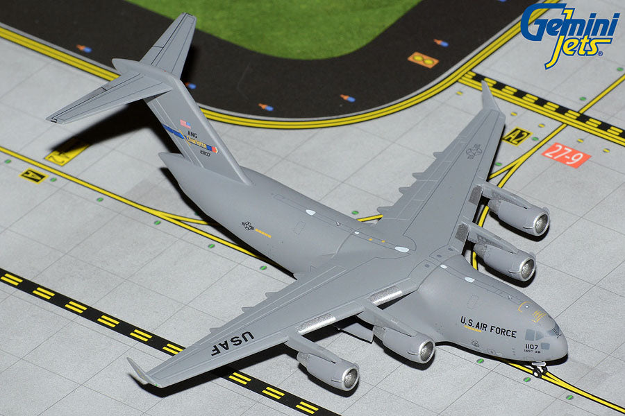 GeminiJets 1:400 USAF Boeing C-17 Globemaster III 02-1107 North Carolina ANG GMUSA137