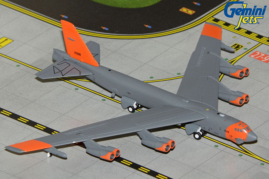 Pre-Order Gemini Jets 1:400 USAF Boeing B-52H Stratofortress "Wolfpack" GMUSA149