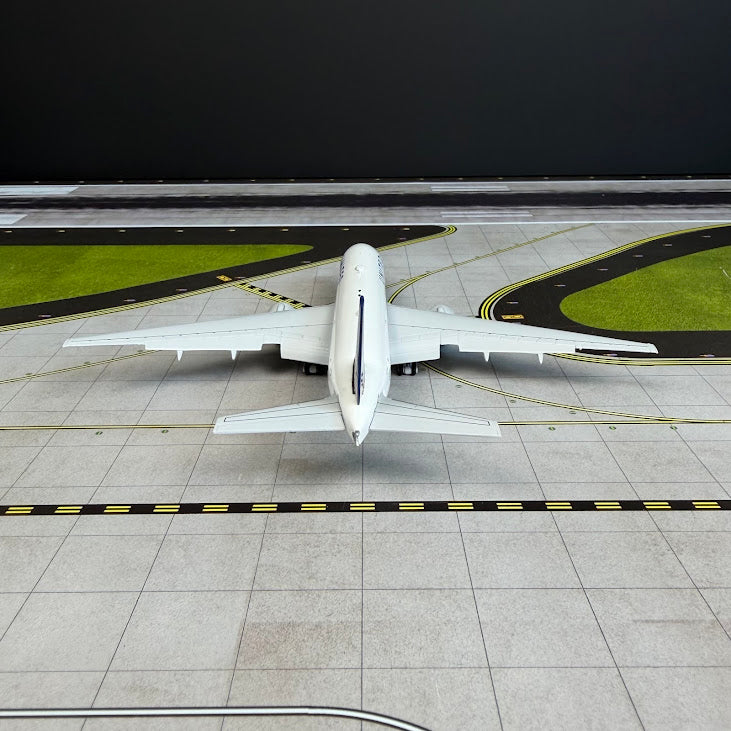 JC Wings 1:400 United Airlines Boeing 777-200ER N78001 "Gordon M. Bethune" Flaps Down XX40671A