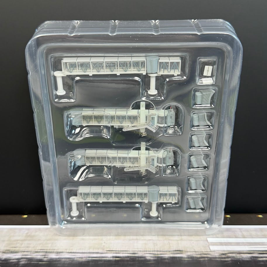 JC Wings 1:400 Passenger Air Bridge Boeing 737 Transparent LH4389