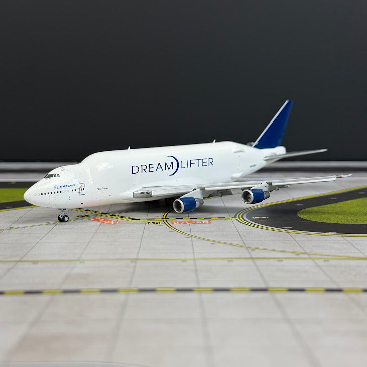 JC Wings 1:400 Boeing 747LCF Dreamlifter N249BA Flaps Down