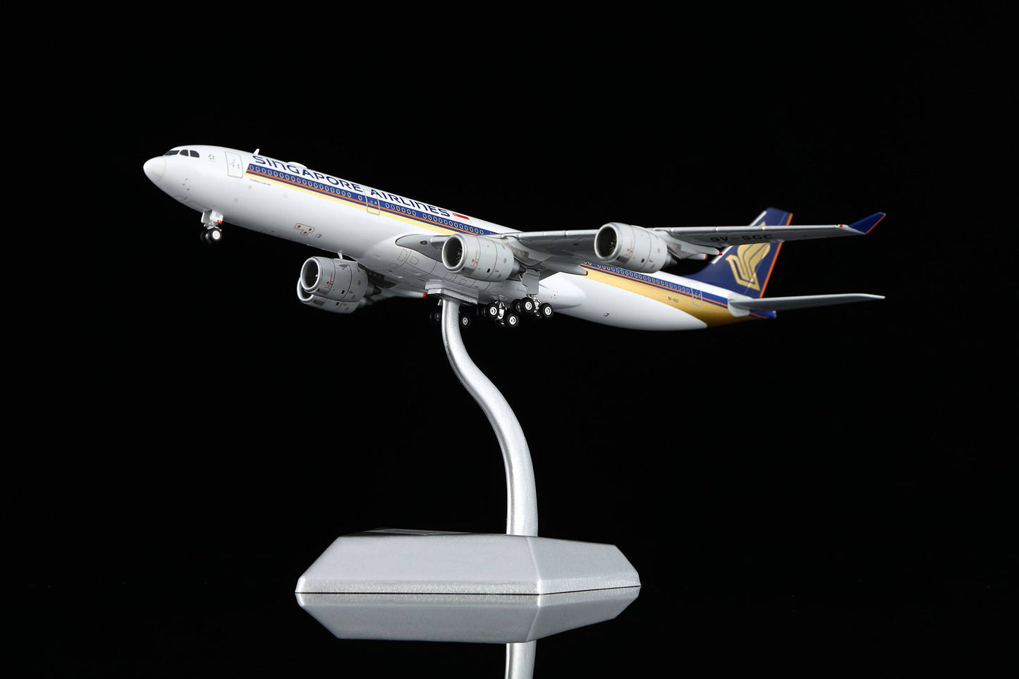 HX Models 1:400 Singapore Airlines Airbus A340-500 9V-SGC A530103