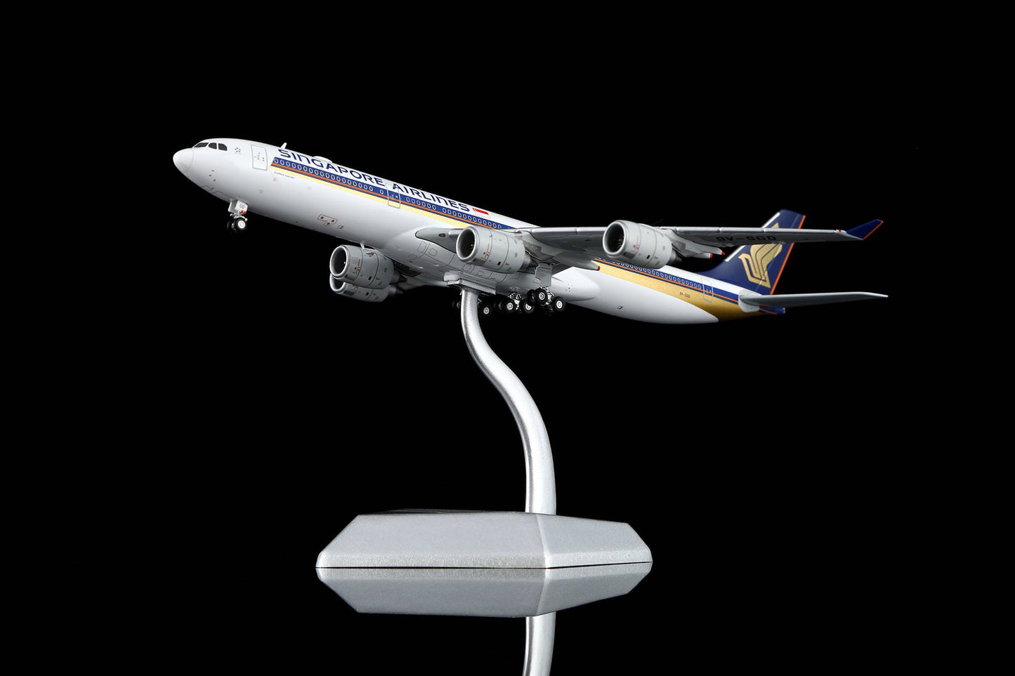 HX Models 1:400 Singapore Airlines Airbus A340-500 9V-SGD A530104