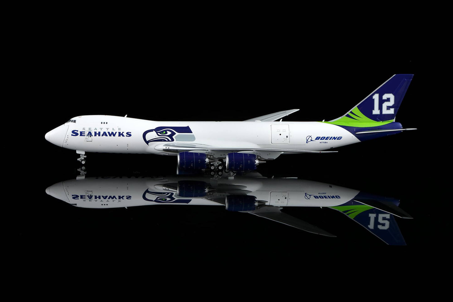 HX Models 1:400 Boeing 747-8F N770BA "Seattle Seahawks" Interactive B631006C