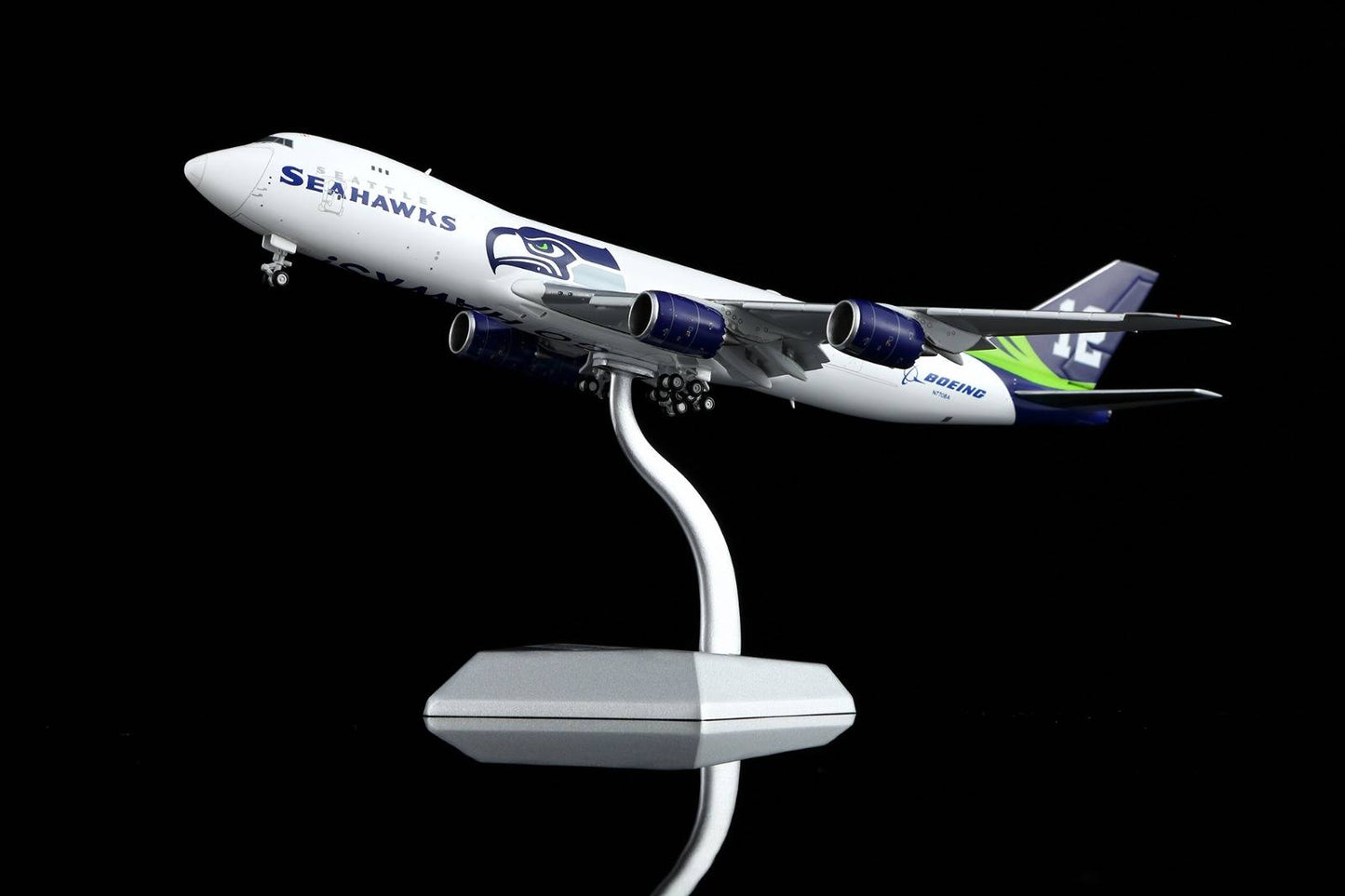 HX Models 1:400 Boeing 747-8F N770BA "Seattle Seahawks" Flaps Down B631006F