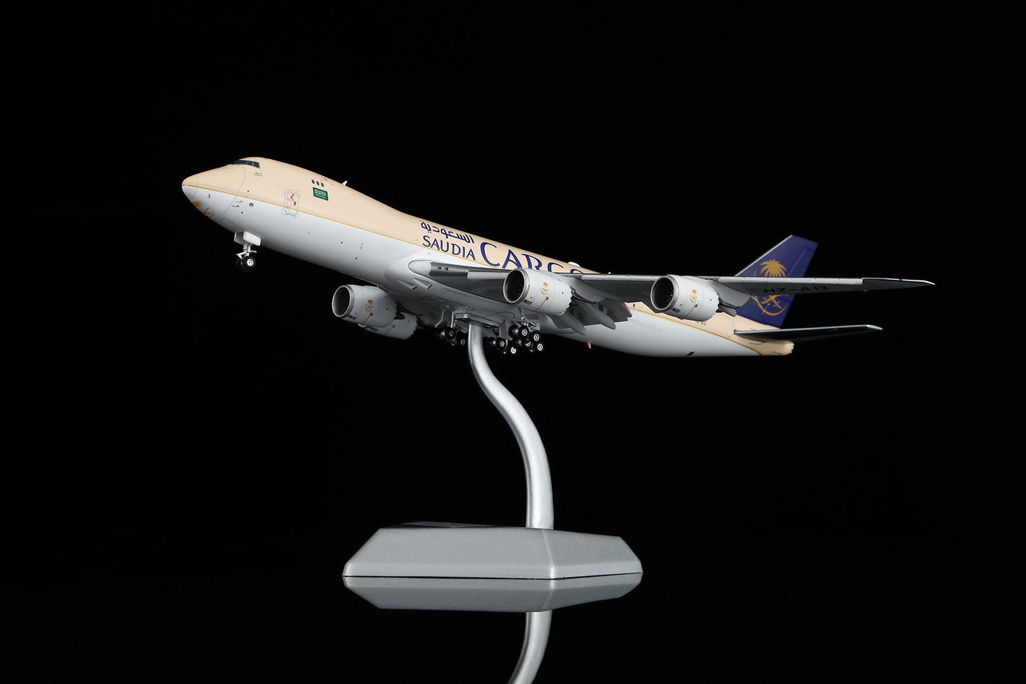 HX Models 1:400 Saudia Cargo Boeing 747-8F HZ-AI4 Flaps Down B631602F