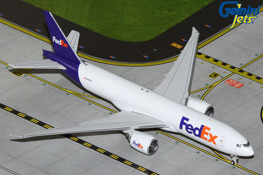 GeminiJets 1:400 FedEx 777-200LRF N895FD GJFDX2304
