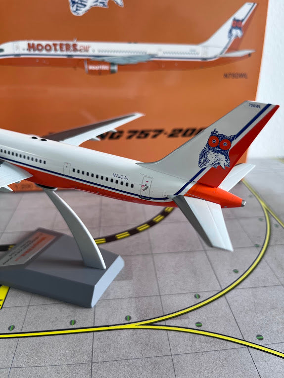 B-Models 1:200 Hooters Air Boeing 757-200 N750WL B-752-H1
