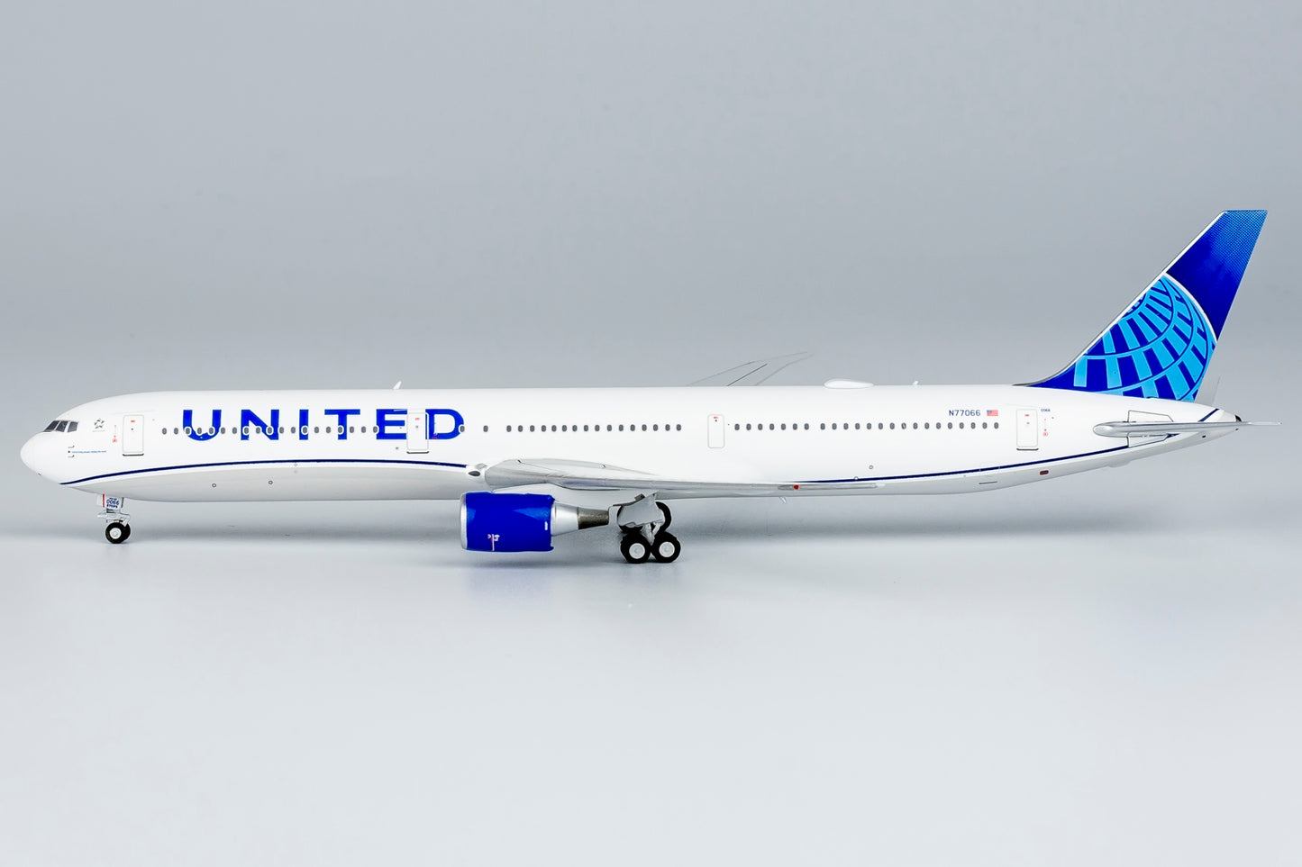 NG Models 1:400 United Airlines Boeing 767-400 N77066 NG 18001