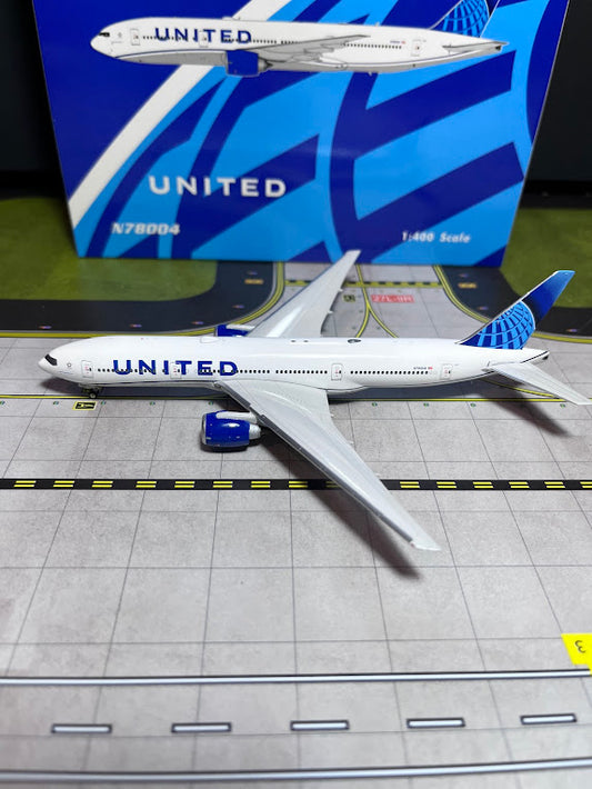Phoenix Models 1:400 United Airlines Boeing 777-200 N78004 04607