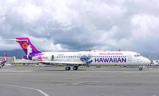 Pre-Order Phoenix Models 1:400 Hawaiian Airlines Boeing 717 N488HA "Lilo and Stitch" 04666