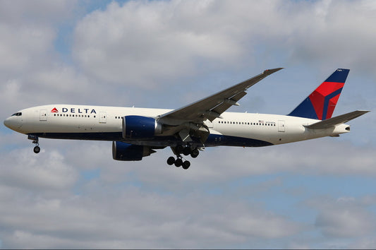 Phoenix Models 1:400 Delta Air Lines Boeing 777-200LR N709DN 04670