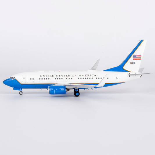NG Models 1:200 U.S. Air Force C-40B NG 05016