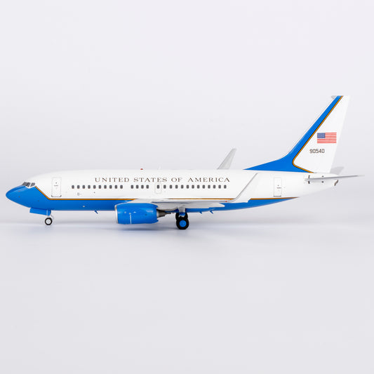 NG Models 1:400 U.S. Air Force C-40B NG 05017