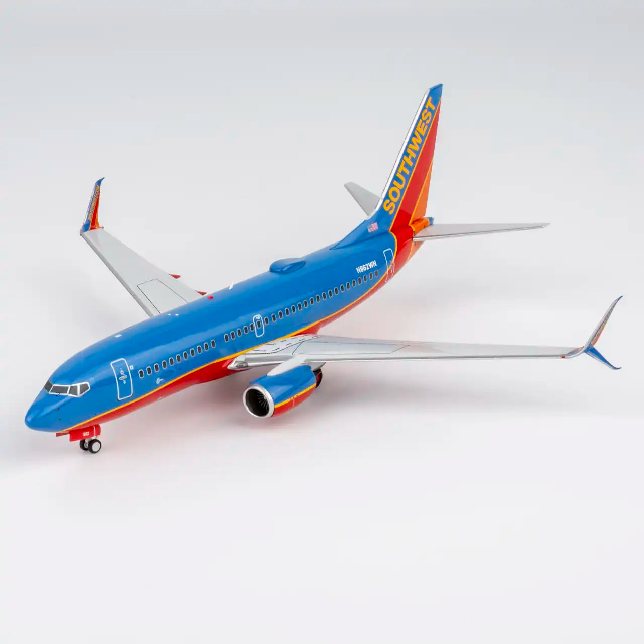 NG Models 1:200 Southwest Airlines Boeing 737-700 N962WN "Canyon Blue" 05037