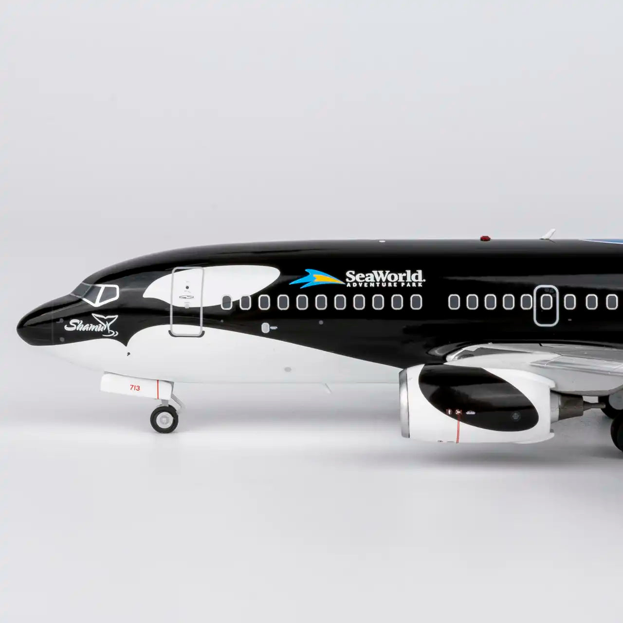 NG Models 1:200 Southwest Airlines Boeing 737-700 N713SW "Shamu" 05038