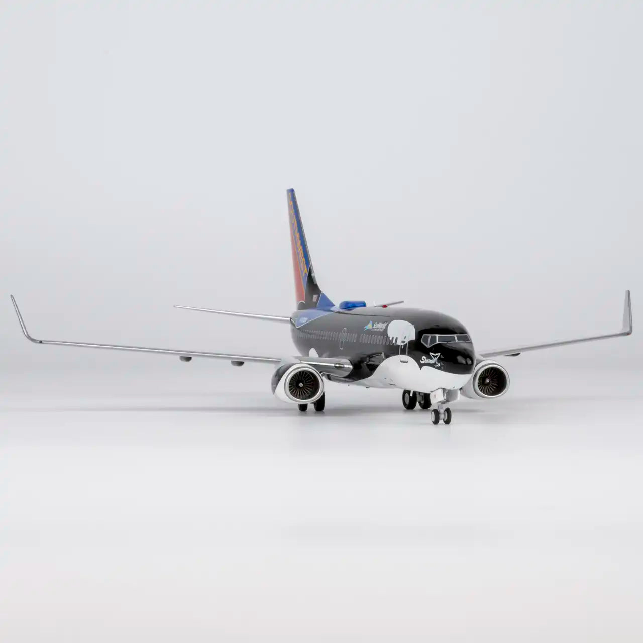 NG Models 1:200 Southwest Airlines Boeing 737-700 N713SW "Shamu" 05038