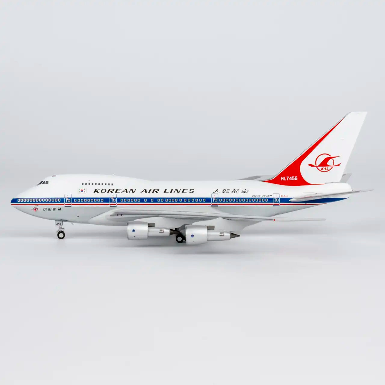 NG Models 1:400 Korean Air Boeing 747SP HL7456 "delivery colors" 07043