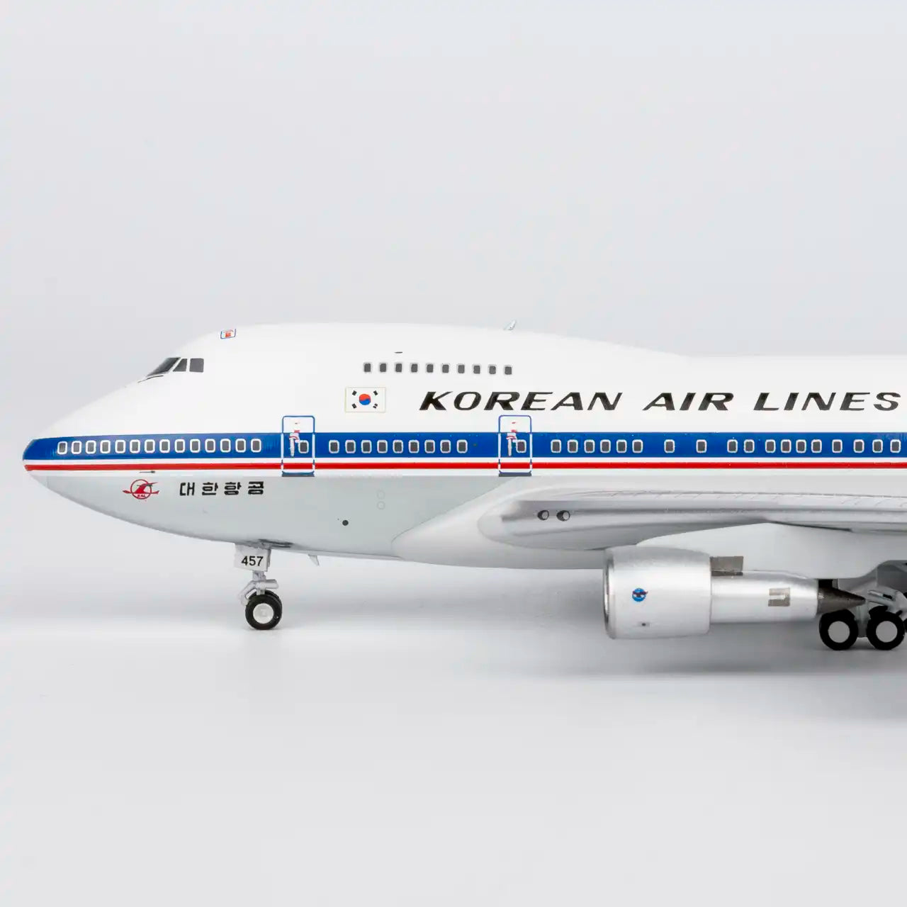 NG Models 1:400 Korean Air Boeing 747SP H7457 "delivery colors" 07044