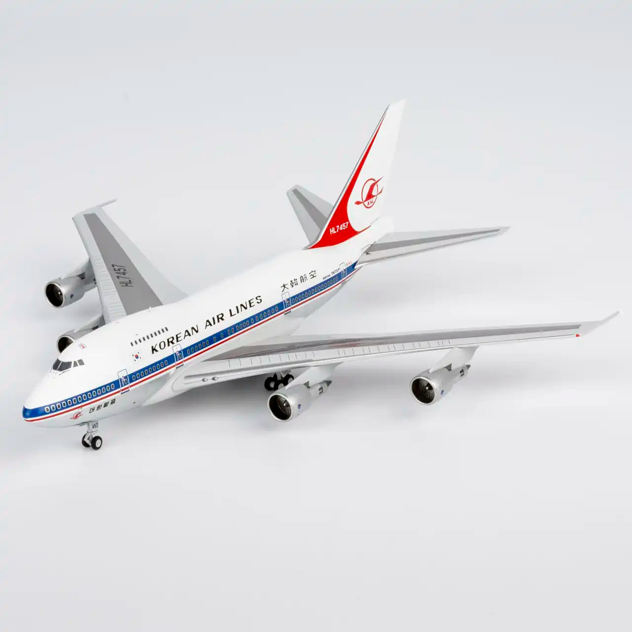 NG Models 1:400 Korean Air Boeing 747SP H7457 "delivery colors" 07044