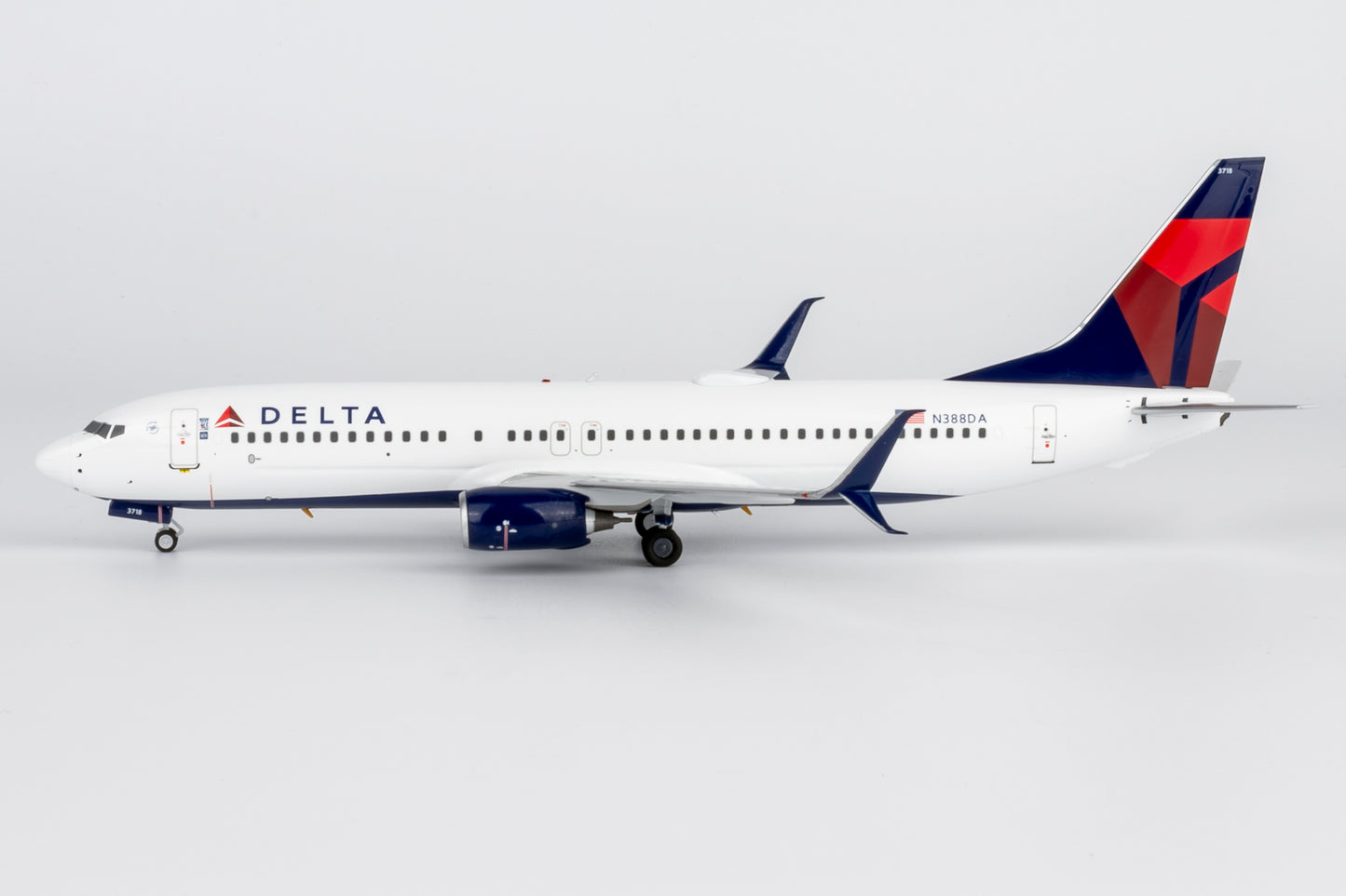 NG Models 1:200 Delta Air Lines Boeing 737-800 scimitar N388DA 08063