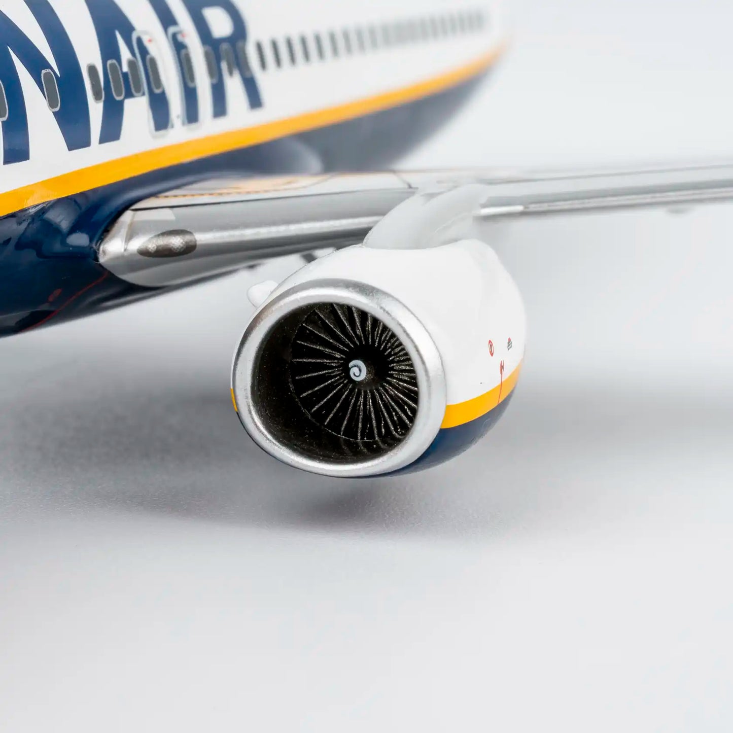 NG Models 1:200 Ryanair Boeing 737-800 EI-DHF "without winglets" 08066