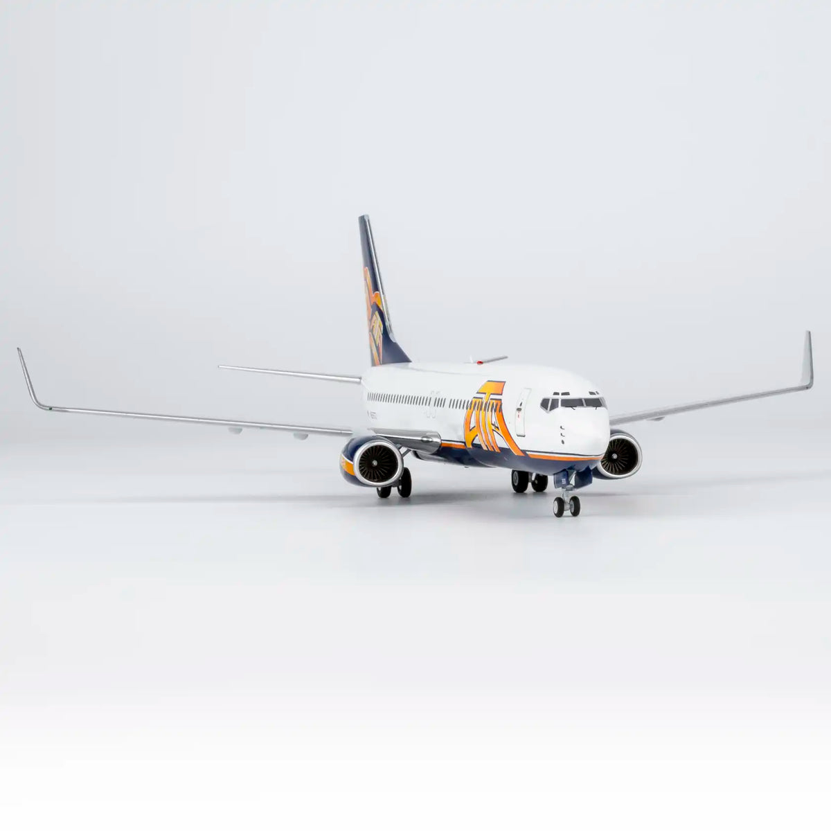 NG Models 1:200 ATA Airlines Boeing 737-800 N333TZ 08069