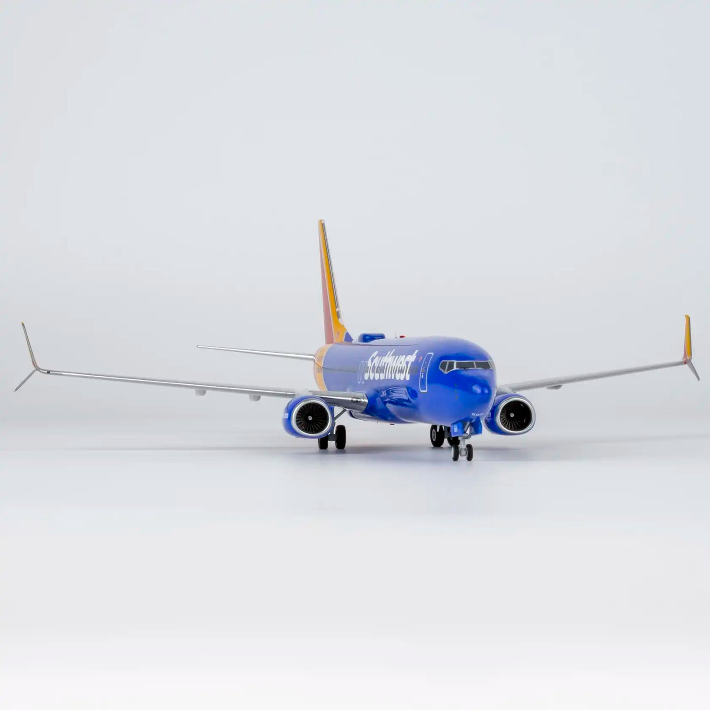 NG Models 1:200 Southwest Airlines Boeing 737-800 N8657B "Heart Livery" 08073
