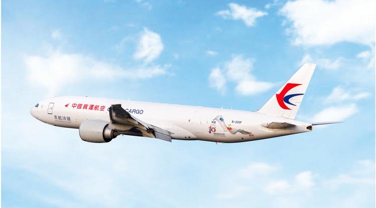 Pre-Order Phoenix Models 1:400 China Cargo Boeing 777-200F B-220F "China-Chile Fresh Express 10th Anniversary" 12099