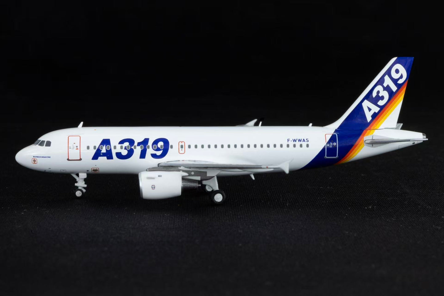 Pre-Order Kylin Models 1:400 Airbus A319 F-WWAS K319AIB01