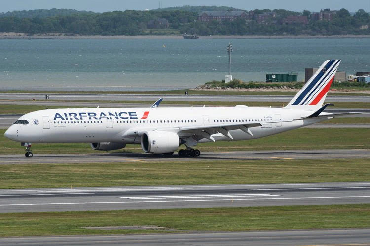 Phoenix Models 1:400 Air France Airbus A350-900 F-HTYM 12010